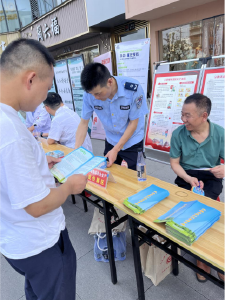 通城：安全咨询响警钟 民族团结响心弦