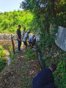 通城县四庄乡上坪村：疏通水库水管 保障农田灌溉