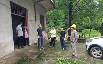 通城县四庄乡： 投身防汛一线 彰显代表担当