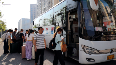 直达校园！通城“高校直通车”助力370余名大学生平安返校