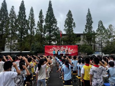 通城县大坪乡杨部小学举行开学典礼