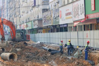 【国庆我在岗】通城县城市更新道路建设项目：抢抓晴好天气 加快建设进度