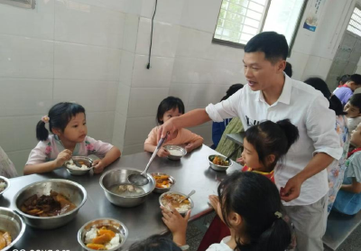 守护舌尖安全 绽放精彩童年丨通城县四庄乡清水完小举行食品安全宣传活动