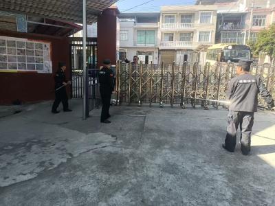 通城县关刀镇中心小学开展校园防暴演练活动