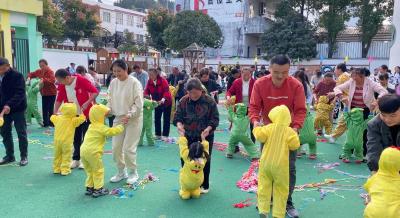 通城县麦市镇中心幼儿园举行亲子运动会