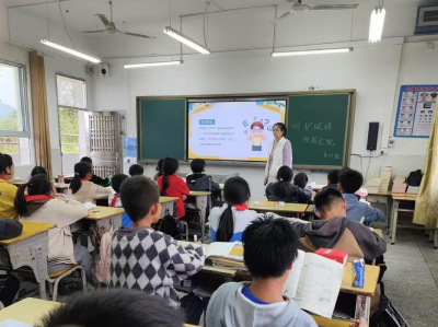 通城县四庄乡中心完小：呵护眼睛，预防近视