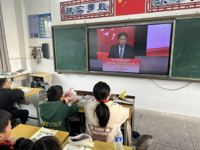 通城县大坪乡水口学校开展“宪法晨读”活动
