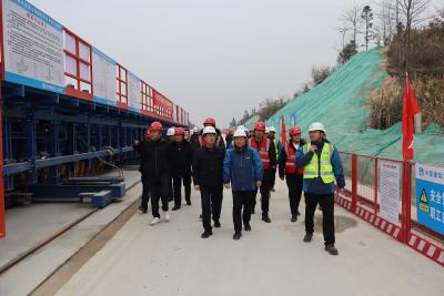 咸宁市公路工程标准化建设观摩交流会在中建二局通修高速第二标段项目举行