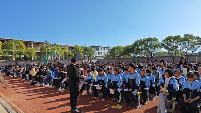 书香为伴 悦读阅美丨通城县塘湖镇塘湖中学开展师生阅读分享活动