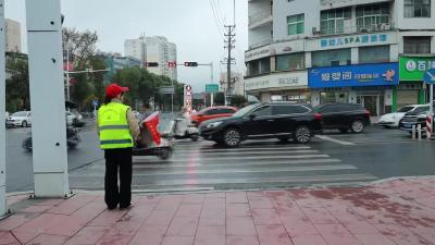 视频-12·5国际志愿者日  他们点亮城市冬日温暖 