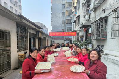 通城县隽水镇银城社区：暖“新”迎冬至 温馨睦邻情