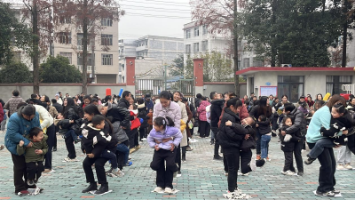 趣玩民间 传承经典丨通城县石南中心幼儿园开展冬季亲子运动会