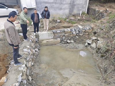通城县塘湖镇狮子村：巧化一起村民矛盾