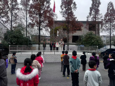 通城县大坪乡杨部小学“大思政课堂”融入公祭日活动