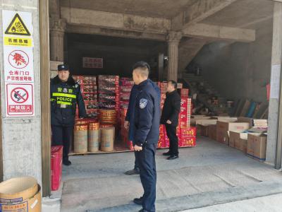 【消防安全】通城县石南镇开展烟花爆竹领域“打非治违”专项整治行动
