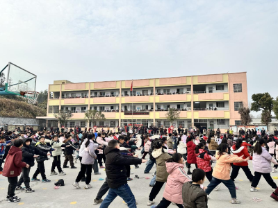 家校共育，携手同行丨通城县四庄乡中心完小家长会成功召开