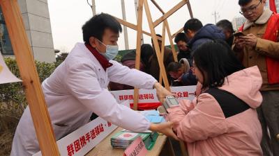 通城县开展“群团携手进驿站服务季”暨新就业形态劳动者送温暖活动