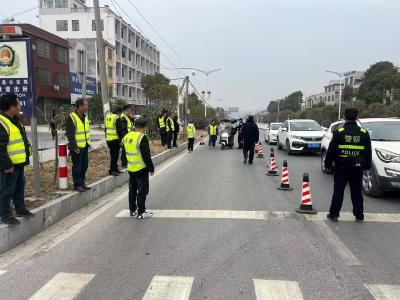 联合执法聚合力 齐抓共管保安全丨通城县马港镇开展道路交通安全联合执法检查行动