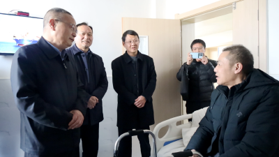 省退役军人事务厅党组成员、副厅长邹均享来通城走访慰问困难退役军人