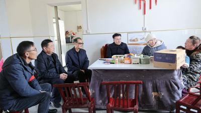 杨修伟到麦市镇走访慰问困难群众