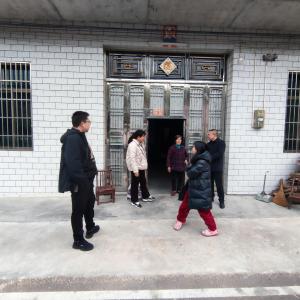 中南财大驻通城县麦市镇红石村工作队：入户走访察实情 春节慰问暖人心