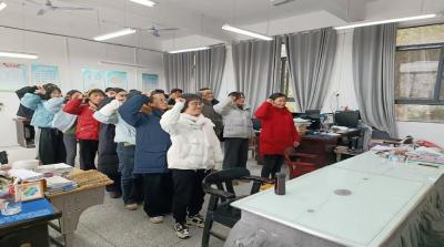 通城县沙堆镇天灯岭小学：守教育初心 正师德师风