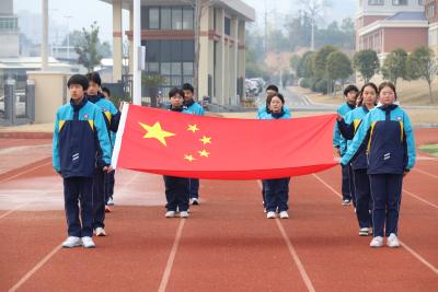 通城：多彩“开学第一课” 点亮美好新学期