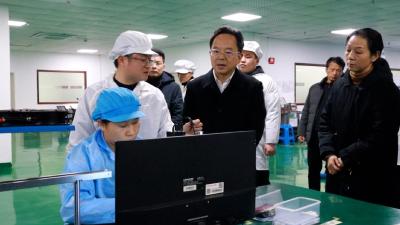 黄建平走访调研新经济增长点和乡镇经济发展重点企业