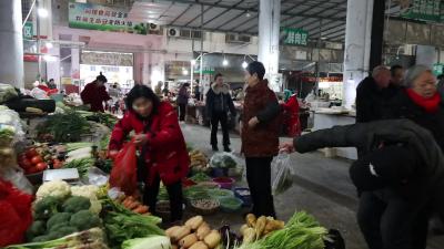 视频-通城：春菜抢“鲜”上市 市民争“尝”春意