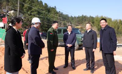 咸宁军分区、咸宁职业技术学院来通城县金山村调研乡村振兴工作