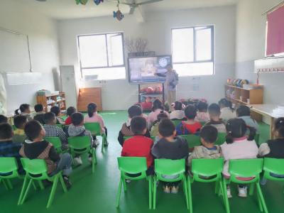 通城县关刀镇中心幼儿园：童眼看世界，“睛”彩共守护