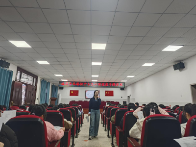 通城县马港初中：女生 “爱自己” 青春不迷茫