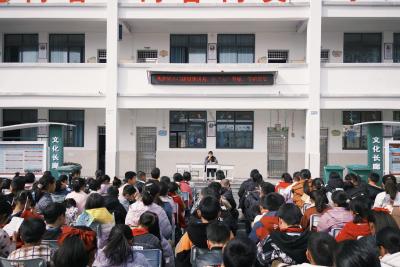 通城县大坪乡来苏完小暖心开展心理健康教育活动，为学生成长“续航”