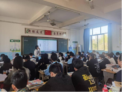 石南镇：中学教联体跨校思政课堂师者风采录