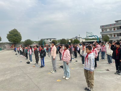 通城县四庄乡中心完小：开展安全教育活动 筑牢校园安全防线