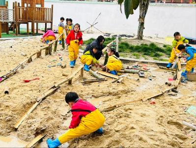 通城县麦市镇中心幼儿园：“一沙一水一世界，一竹一渠皆童趣”