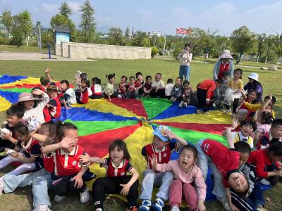 通城县大坪乡杨部幼儿园开展"春日‘趣’探索 湿地觅自然"湿地公园实践活动