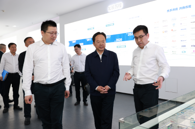 黄建平率队赴九州通集团招商考察