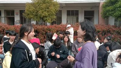 心向阳光 感恩前行丨通城县马港中学举办沉浸式心理健康教育活动