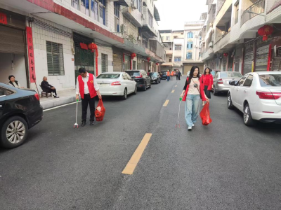 通城县隽水镇：清理白色垃圾 净化美丽家园