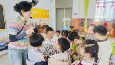 通城县麦市镇中心幼儿园开展公开课评比活动
