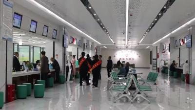 视频-通城县市场监督管理局：“一把手”亲自办 沉浸式体验助推政务服务再升级 