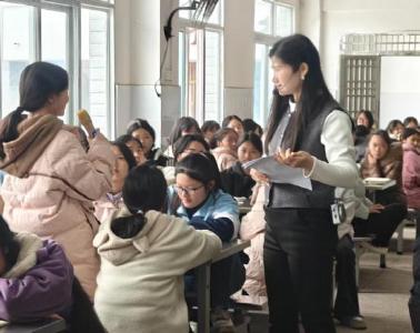 通城县石南中学举办"青春护航"专题教育活动