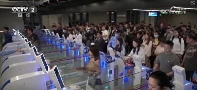“演唱会+文旅”带火夜游、夜演消费 大湾区居民跨境观演观赛热度攀升