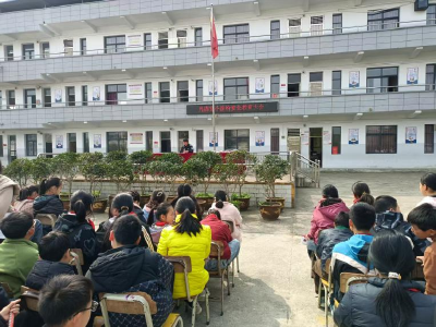 通城县石南镇凡店小学举办法治讲座