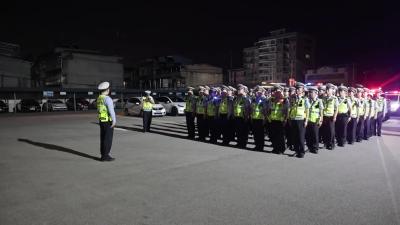 视频-通城县交通管理大队开展五一前夕夜查行动 为假期出行安全保驾护航