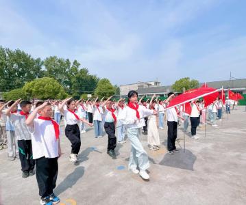 通城县塘湖镇中心完小：牢记党的教导 争做强国少年