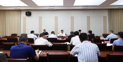 黄建平主持召开县委常委会2025年第14次会议