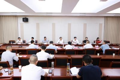 通城县召开涉企在办案件及涉法涉诉信访案件研判会