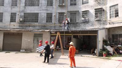 视频-通城县隽水镇开展拆违行动 助力城市更新与环境提升